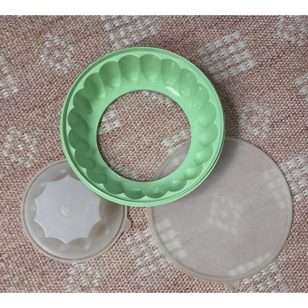 Vintage Tupperware Green Jell-n-Serve Jello Mold With Insert And Lid Mint Green